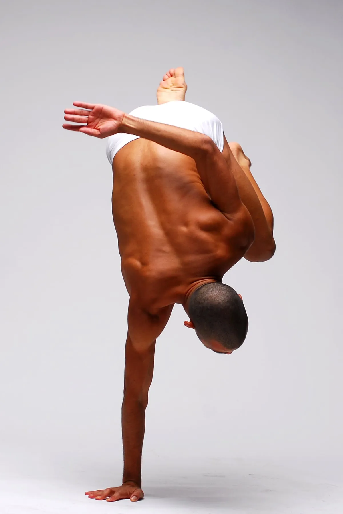 Dancer Nelson Reguera photo by Attila Glázer