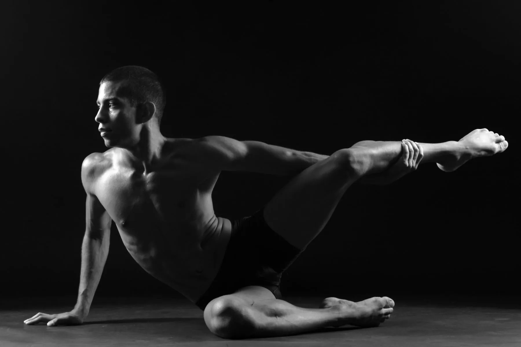 Dancer Nelson Reguera photo by Attila Glázer