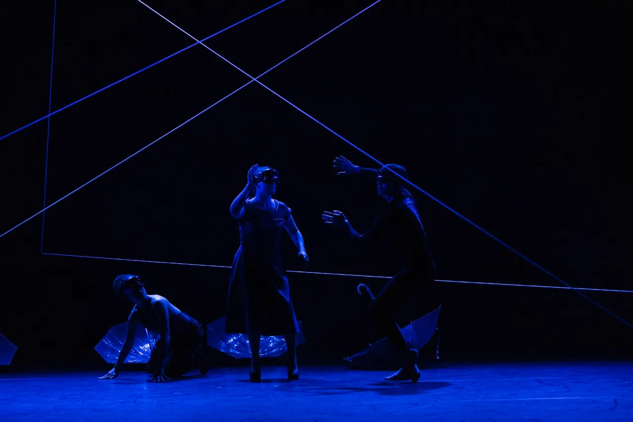 Dancer Nelson Reguera jumping over elastics